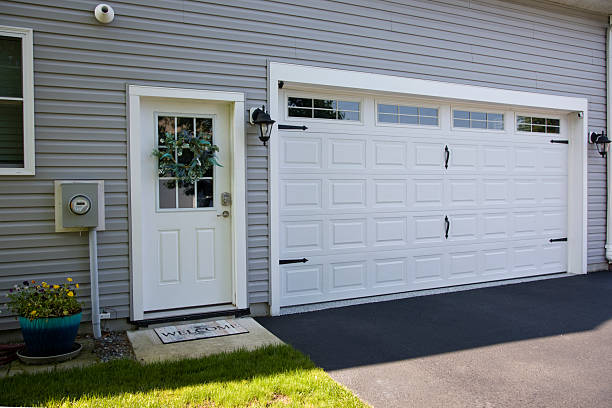 24/7 Emergency Garage Door Panel Replacement experts in Dresser, WI